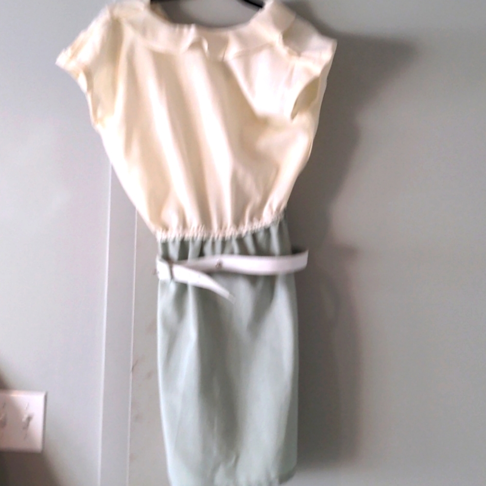 Vintage creme and pale green 1950s belted dress